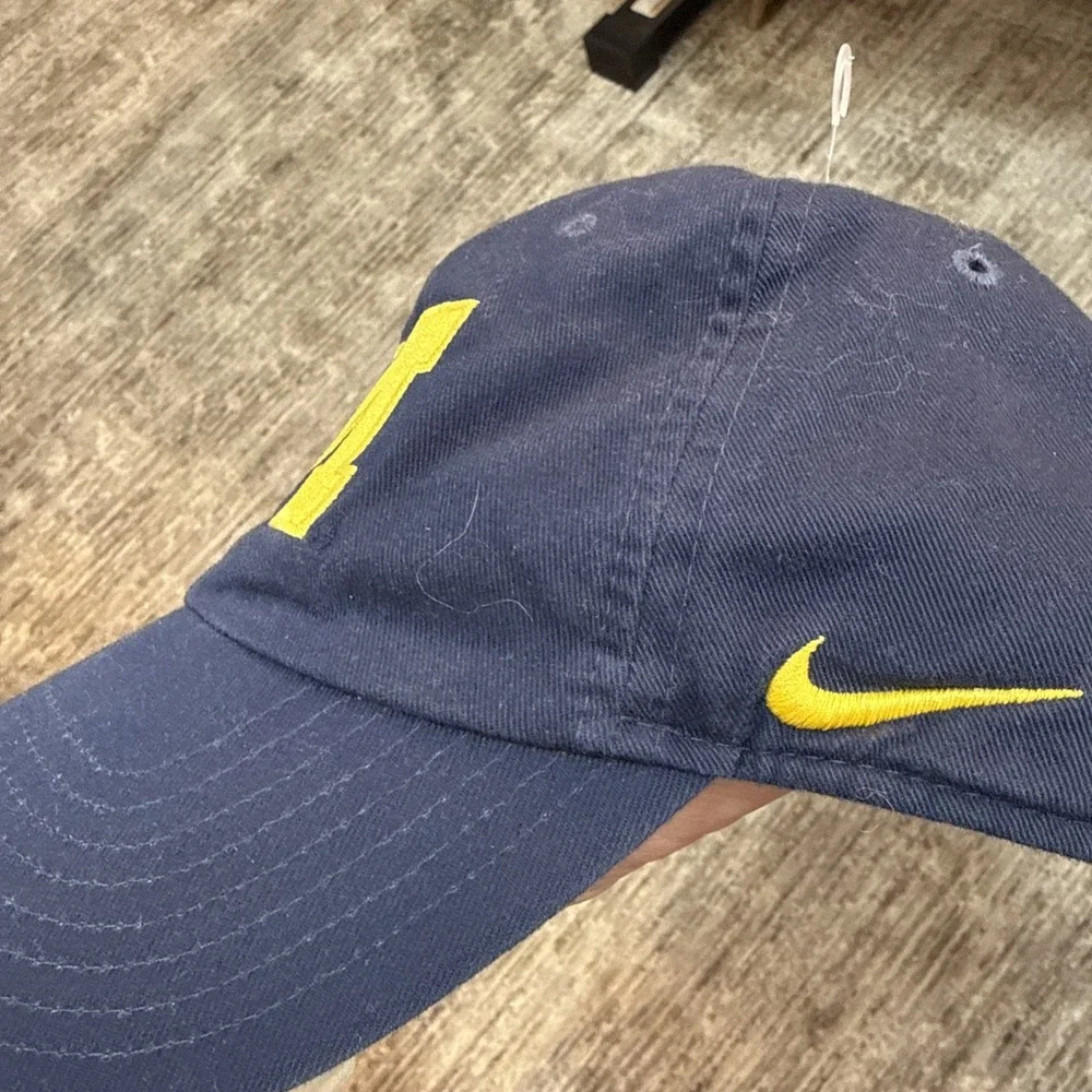 Michigan Wolverines Nike Heritage86, OSFA, Adjustable‎ Strap